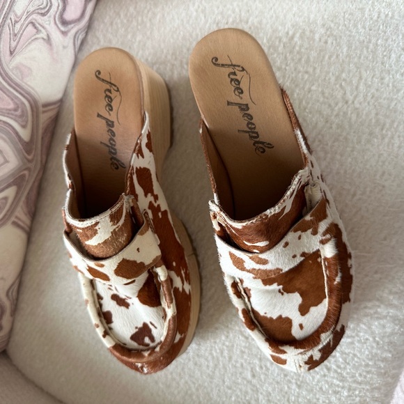Free People Corbin Loafer Clog brown white cow print suede /pony hair size 39 - Picture 1 of 12